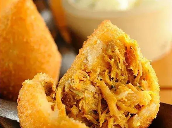 menú Bocado Brasil, comida brasileña Pamplona, coxinhas Pamplona, bocados brasileños, risoles, bolinha de queijo, batata power, guaraná brasileño, postres brasileños, pedir comida brasileña, delivery brasileño Pamplona, cocina brasileña Navarra
